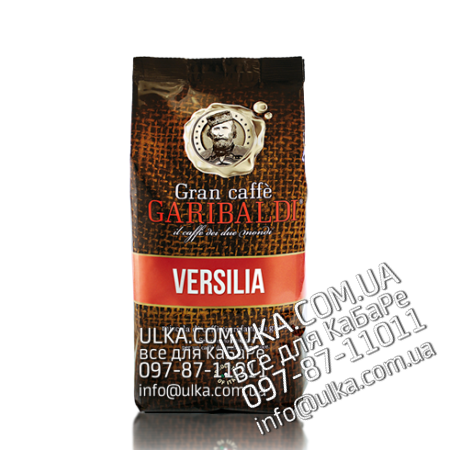 Кофе в зернах Garibaldi Versilia Гарибальди Версилия 1000 гр Garibaldi Garibaldi Versilia – купаж зерен, где преобладает бразильский сорт арабики Сантос (75%), придающий кофе мягкость, яркость, сладость вкуса и вишнево – ореховый аромат. За счет входящей в купаж робусты, кофе сохраняет свою крепость и насыщенность, делает напиток бодрящим и тонизирующим.